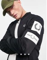 Suche Fred Perry Jacke in Schwarz mit Aufnähern Baden-Württemberg - Bruchsal Vorschau