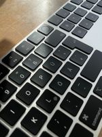 Apple Magic Keyboard mit Touch ID & Ziffernblock in schwarz Hamburg-Nord - Hamburg Eppendorf Vorschau