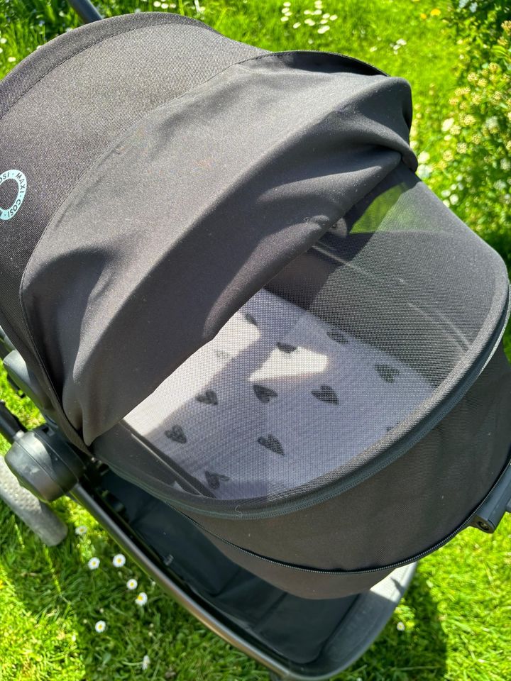 MAXI COSI Zelia 3 Kinderwagen (nur 8 Monate alt) in Stephanskirchen