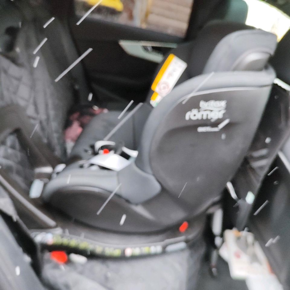 Britax Römer   Kindersitz mit Isofix in Großalmerode