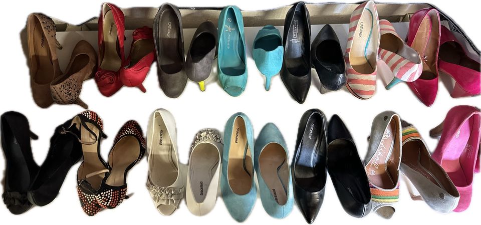 Damenschuhe Pumps High Heels 14 Paar Gr. 38 in Wanzleben