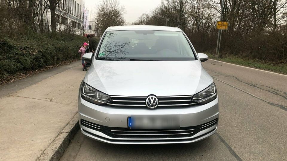 VW TOURAN II 1.2 NAVI+KLIMAAUTO+PDC+TEMPO+7SITZ in Wendlingen am Neckar