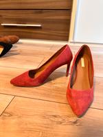 H&M Wildleder Pumps rot gr.39 Nordrhein-Westfalen - Langenfeld Vorschau