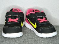 Nike Turnschuhe Sneaker schwarz pink Größe 25 Hessen - Fuldabrück Vorschau