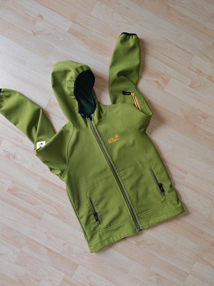 140 jack wolfskin softshell Jacke apfelgrün in Herford