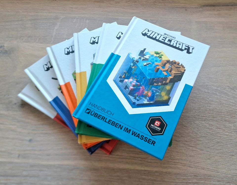 6 MINECRAFT Mojang Handbücher Handbuch - fast neu in Eutin