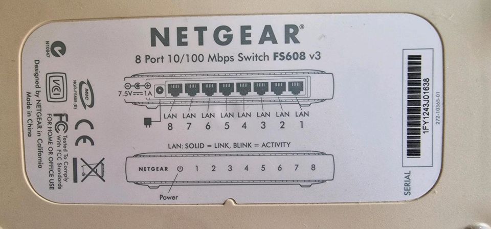 Netgear FS 608 v3 Switch Hub 8-fach inkl. Netzteil in Probsteierhagen