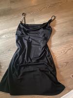 Kleid Bershka Ketten Detail Satin seidig Leipzig - Engelsdorf Vorschau