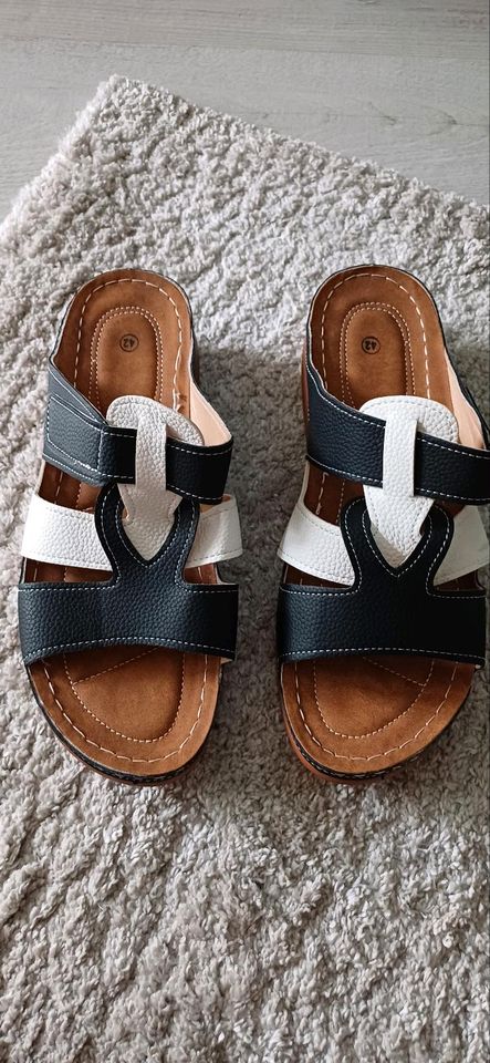 Sandalen schwarz/ weiß NEU  gr 42 in Hamburg