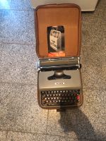 Antike Schreibmaschine Olivetti Lettera 22 mit Koffer Nordrhein-Westfalen - Wermelskirchen Vorschau