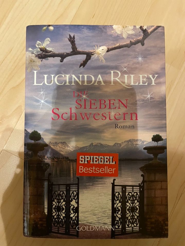 Die sieben Schwestern von Lucinda Riley in Frankfurt am Main