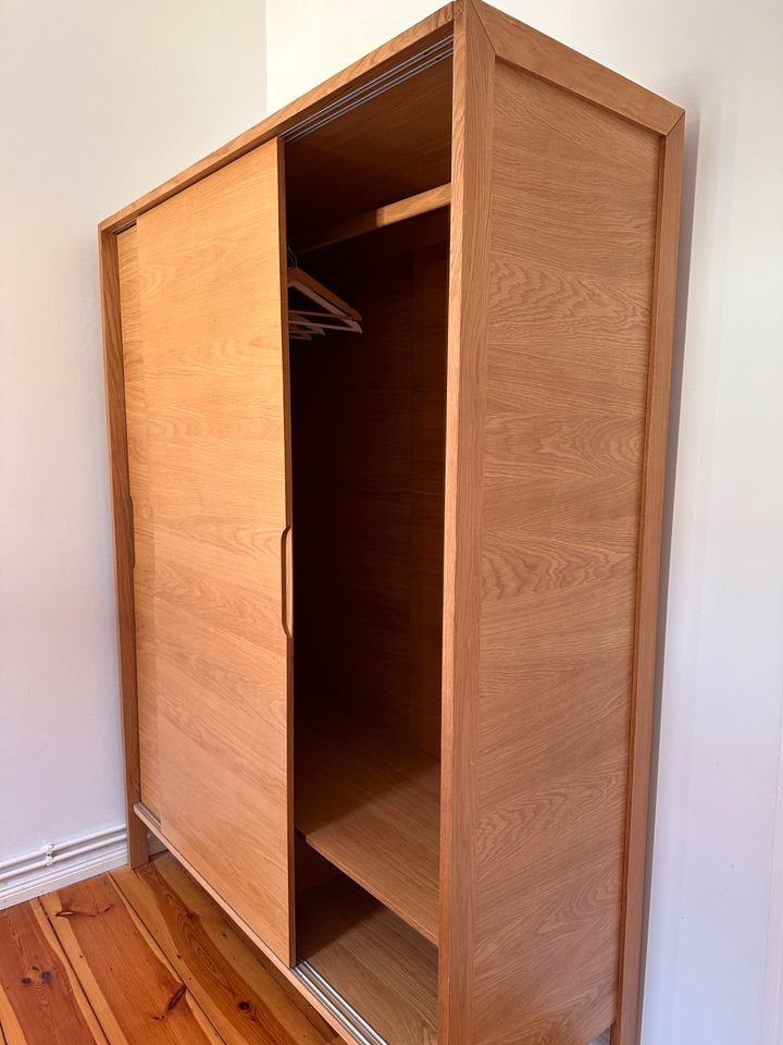 Made.com Kleiderschrank Eiche - oak woardrobe in Berlin