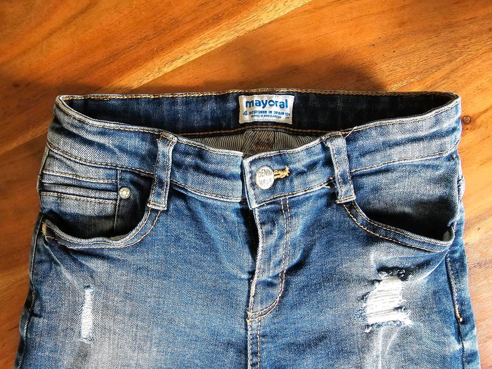 Coole Jungen Jeans MAYORAL Gr 104 in Parsberg