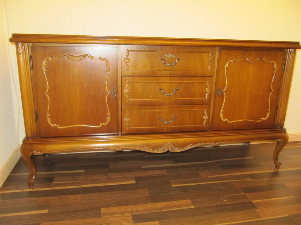 Chippendale - elegante Sideboard/Kommode in Delligsen