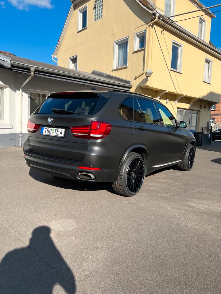 BMW X5 50i xDrive Vollausstattung in Wertheim