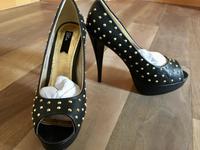 Komplett ungetragen HIGH HEELS BLINK Plateau und goldene Nieten Bayern - Augsburg Vorschau