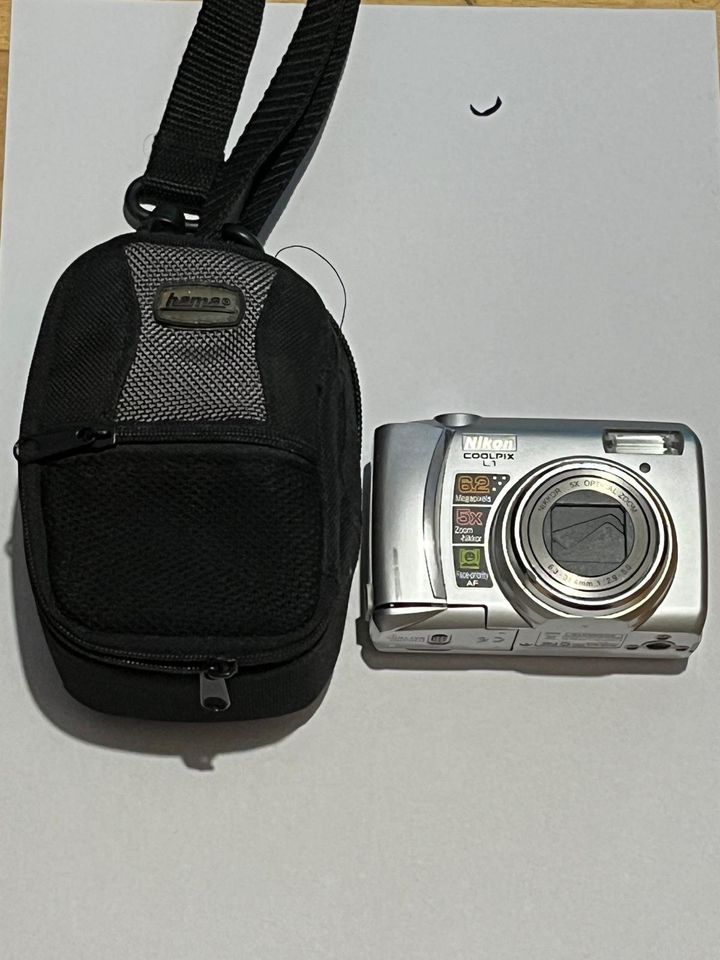 Digital Kamera Nikon Coolpix L1 / Vintage / Y2K / Point & Shoot in Langenhagen