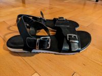 Flache Sandalen mit Schnallen Sachsen - Werdau Vorschau