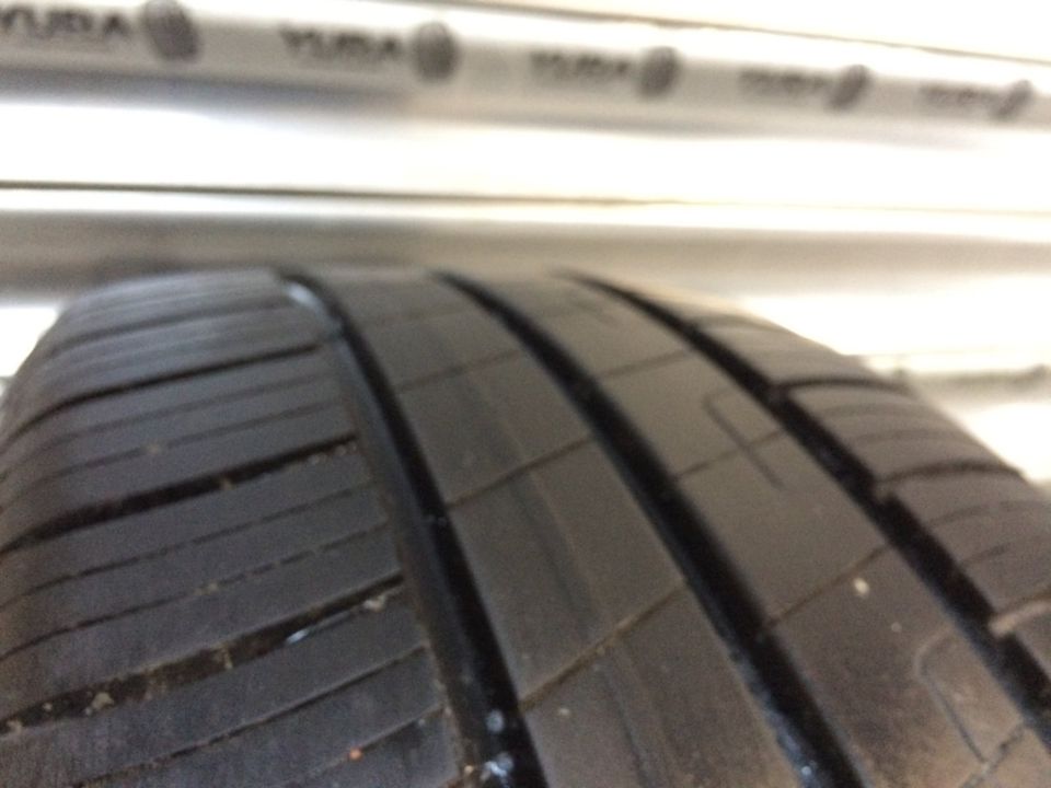 2 Goodyear EfficientGripPerformance Sommerreifen 205/55 17 LA0*8b in Herford