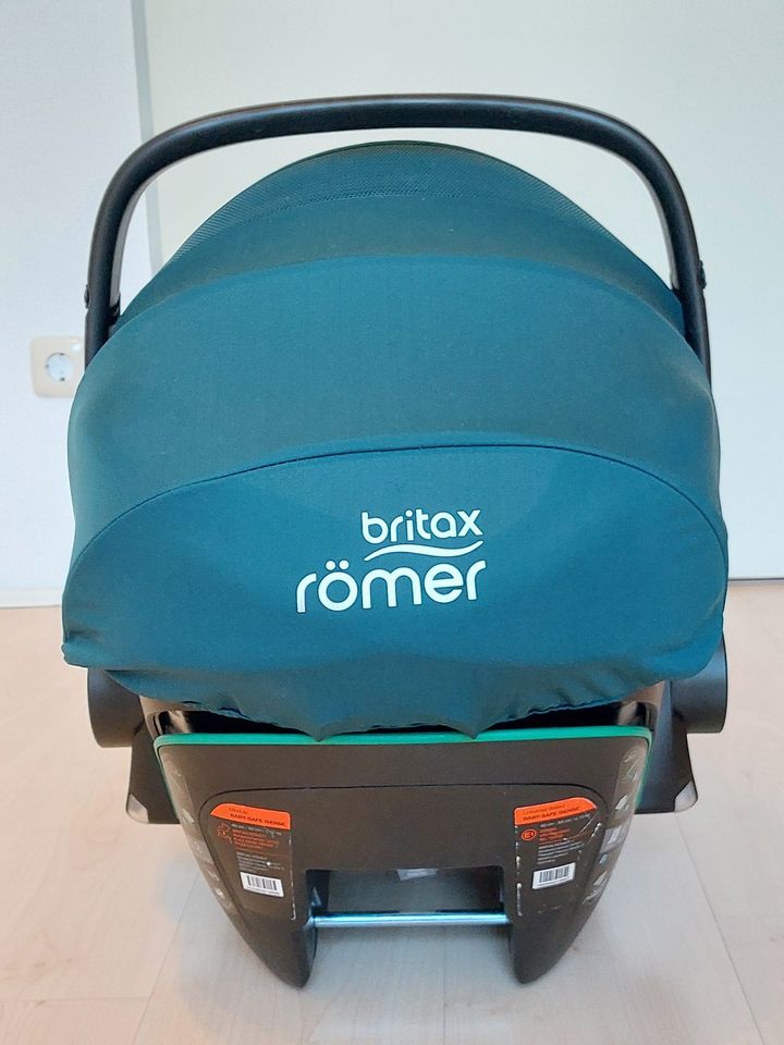 Babyschale Britax/Römer Baby-Safe Isense in München