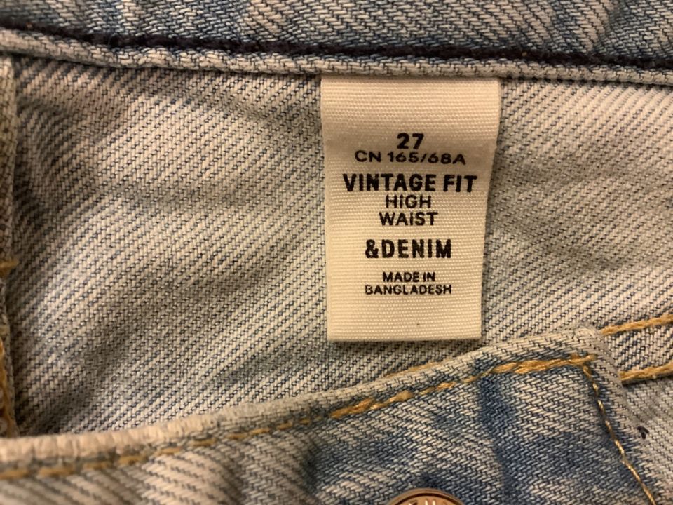 Verschenke Jeans, high waist, vintage fit in Berlin