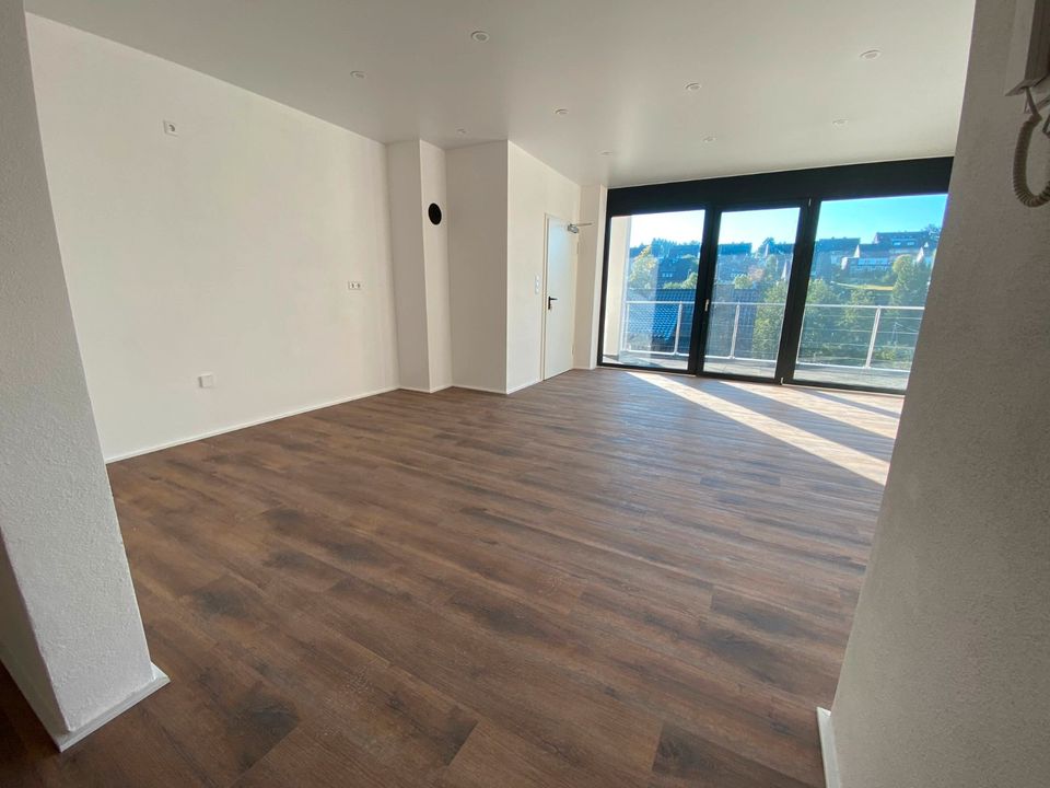 Neubau, 3 ZKB Wohnung mit Balkon und Tiefgarage / Aufzug in Winterberg