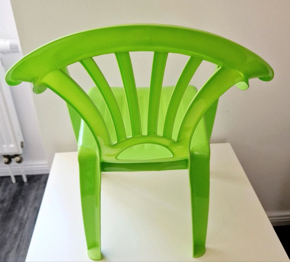 Stuhl hellgrün in Appen