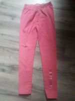 Mädchen Leggings pink Staccato mit Aufschrift am Bein Gr 116/122 Sachsen - Wohlbach Vorschau