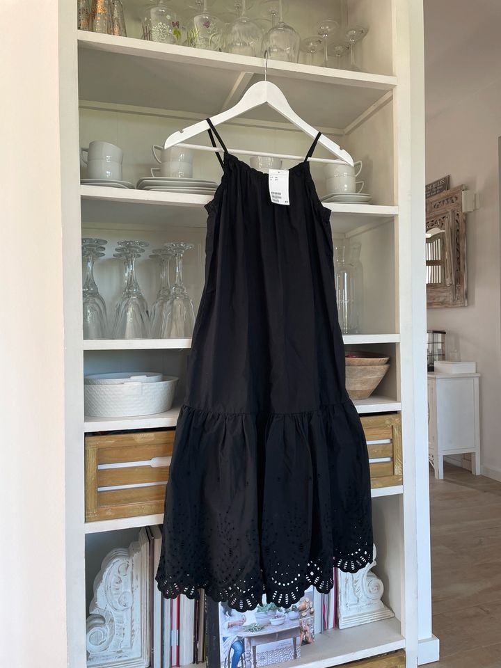 H&M Sommer Kleid lang schwarz Mädchen, Gr. 134 neu mit Etikett! in Friedland