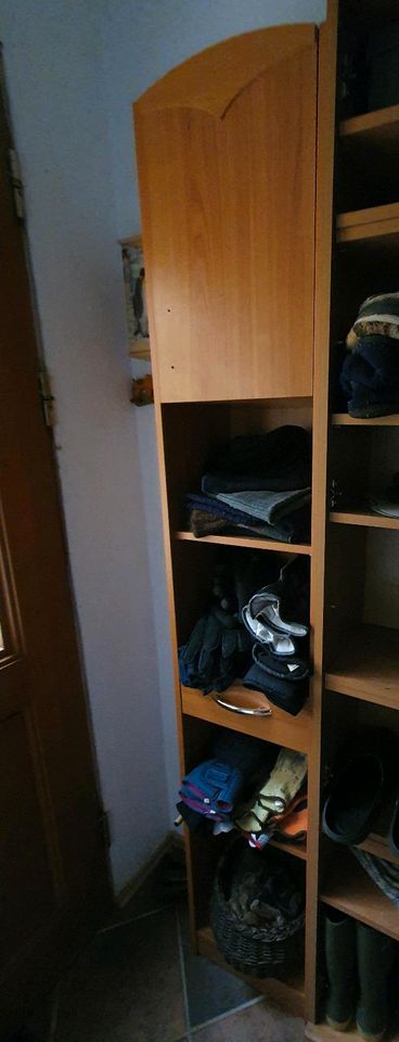 Garderobe - dreiteilig in Treuen