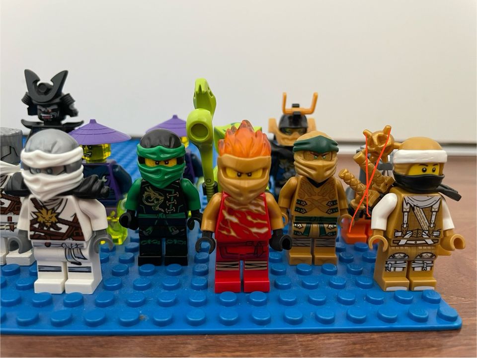 Lego Ninjago Figuren+Zubehör in Weyhe