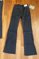 H&M, anthrazit-schwarze Jeansjeggings, Flare, Gr. 140, neu m. Et. Rheinland-Pfalz - Leubsdorf Rhein Vorschau