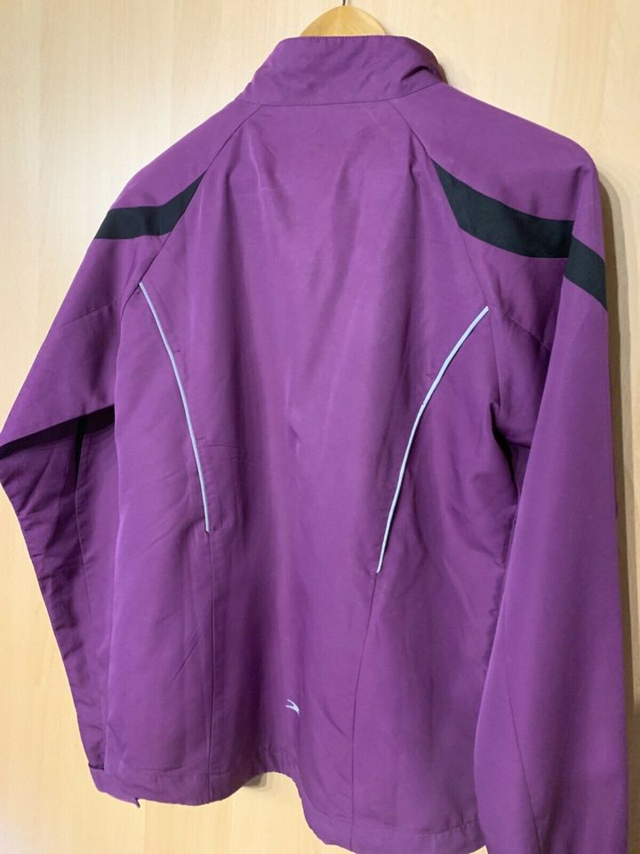 Crane Sportjacke ~ Laufjacke ~ Größe S ~ lila ~ wenig gebraucht in Triftern