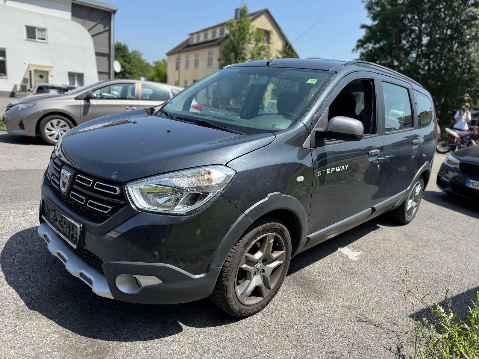 Abbildung des Autos Dacia Lodgy Stepway** 7 …