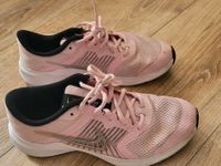 Turnschuhe / Sneaker von Nike Größe 36 Niedersachsen - Hameln Vorschau