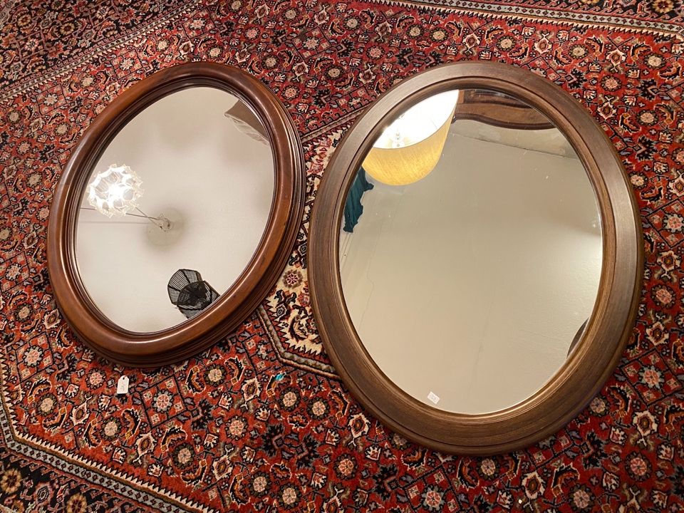 2 Spiegel Holz Oval Wandspiegel vintage in Rüsselsheim