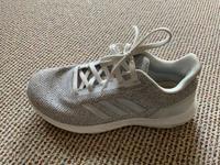 Sportschuhe Trainers Adidas Gr. 38,5 Berlin - Marzahn Vorschau