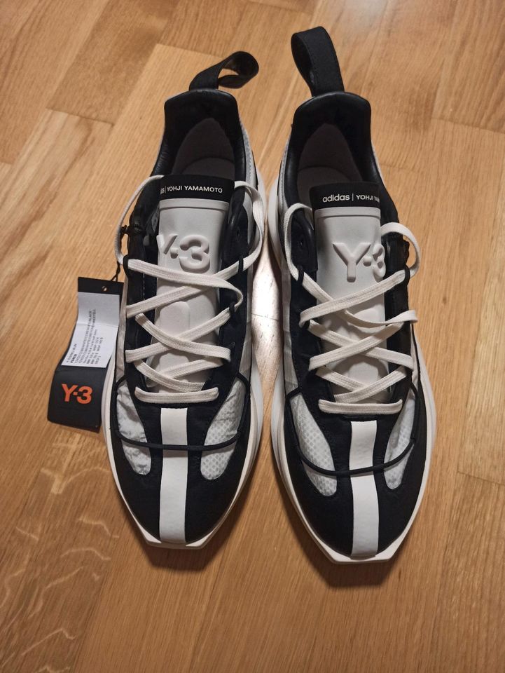 Adidas Y-3 Shiku Run in Offenbach