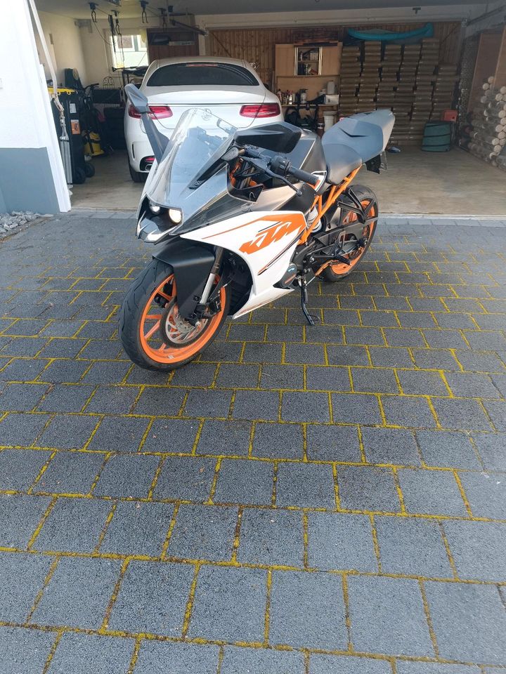 KTM RC 125 top Zustand Akrapovic in Reutlingen