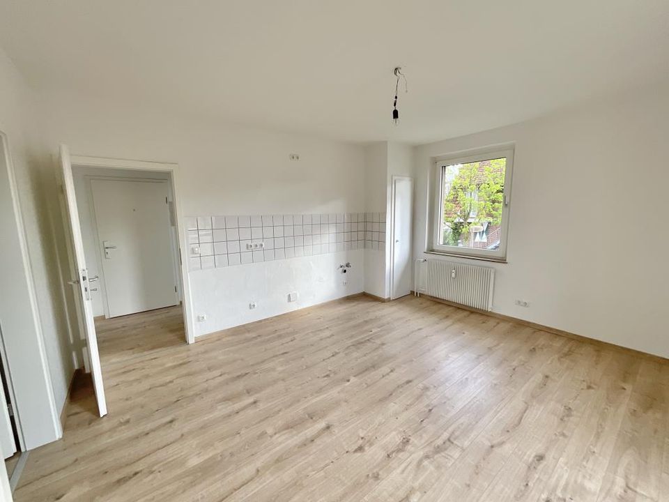 Frisch renoviert: 2-Zimmer-Wohnung mit Balkon! in Rheda-Wiedenbrück