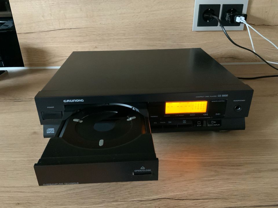 Neuwertiger CD Player in Nister