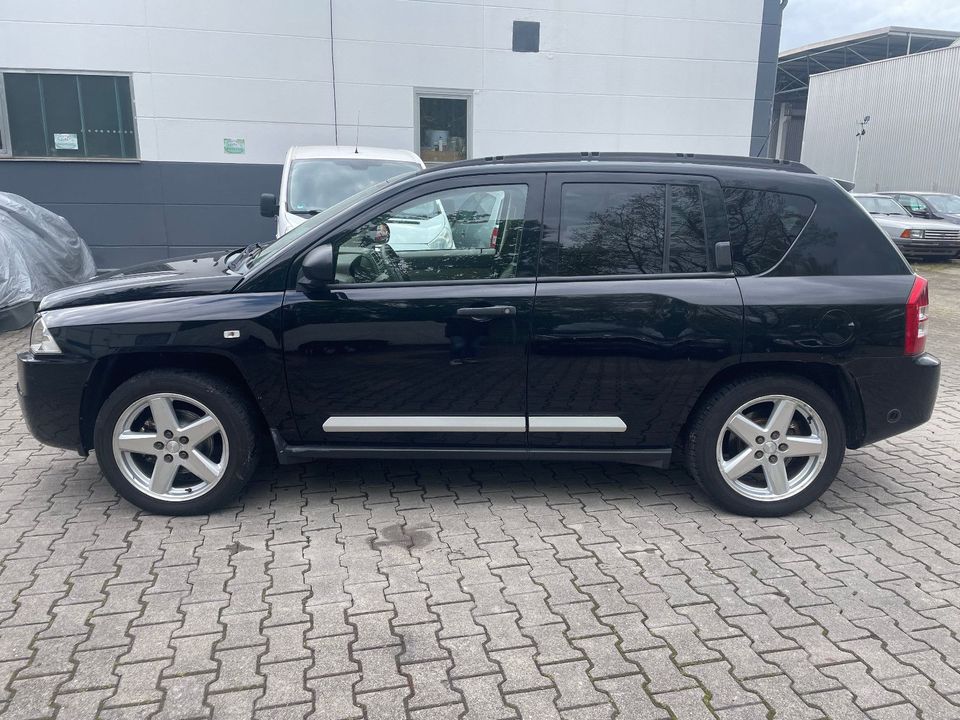 Jeep Compass 2.4 CVT-Autom. 4WD*LPG*Limited*Klima*AHK in Reutlingen