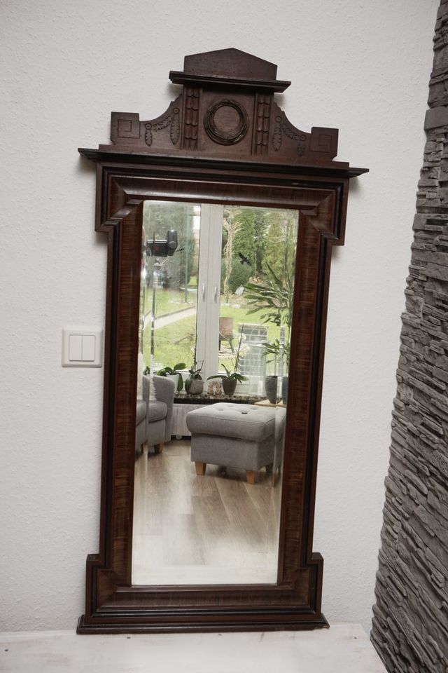 alter Antiker Spiegel*Holz*Braun*ca 122 x 58 cm*Upcycling* in Bad Gottleuba-Berggießhübel