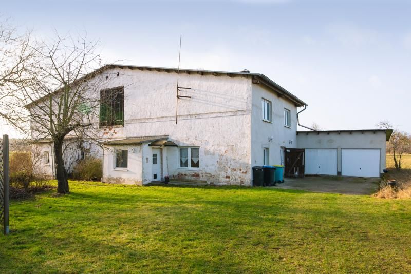 Großzügiges Einfamilienhaus  mit Potenzial für Ausbau mit Grundstück und Landwirtschaftsfläche in Lalendorf