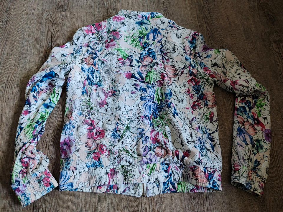 Sommerjacke Jacke leicht Blazer Blumen H&M S 36 in Ense