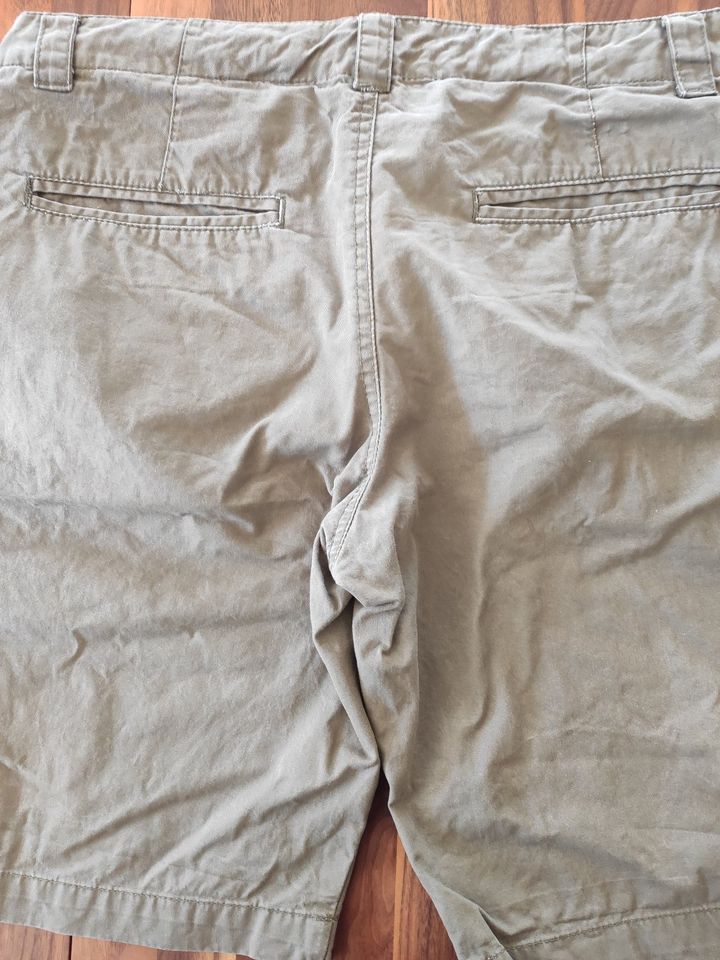 SUPERDRY Chino Shorts beige 31W Slim - TOP WIE NEU und andere... in Hemmingen