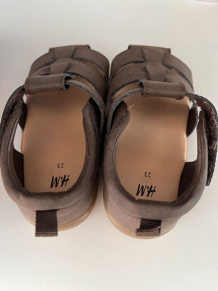 Braune Sandalen 23 Mädchen h&m in Neukirchen-Vluyn