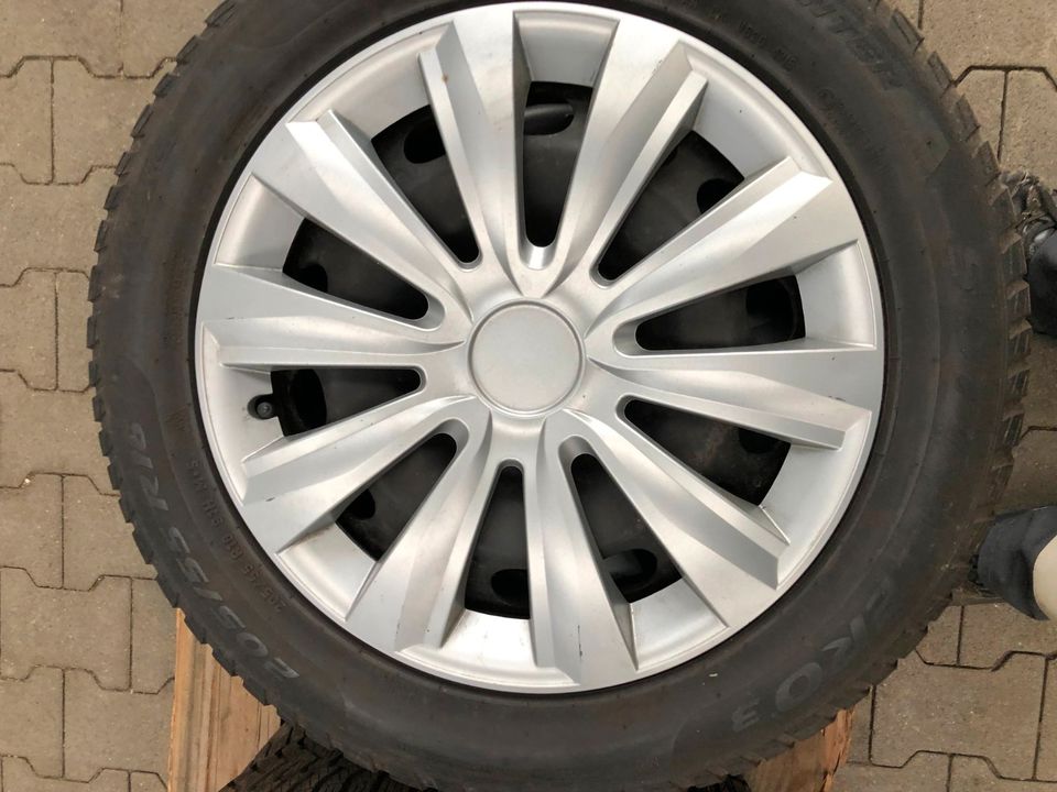 VW Golf 7 Stahlfelgen 16 Zoll PIRELLI SNOW-Control 205/55 R16 M&S in Kirchberg (Hunsrück)