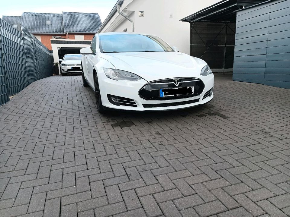 Tesla Model S 85 Free Supercharger SUC SC01 Premium in Braunschweig