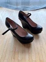 Goth - Leder - Wedge / Pumps mit Riemchen Kr. München - Unterschleißheim Vorschau